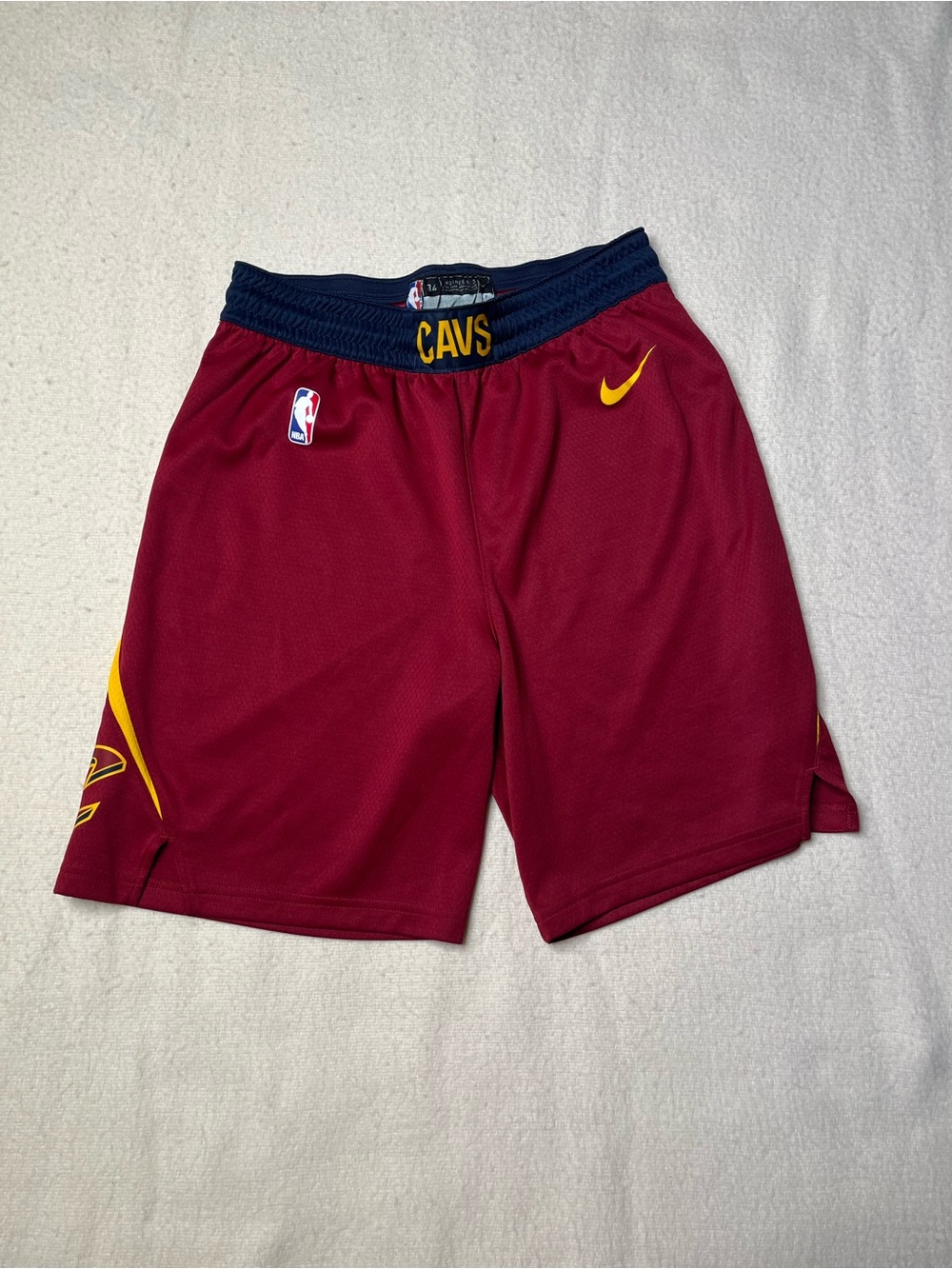 Nike NBA Cleveland Cavaliers Red Basketball Shorts Mens 34 M Lebron James Jersey
